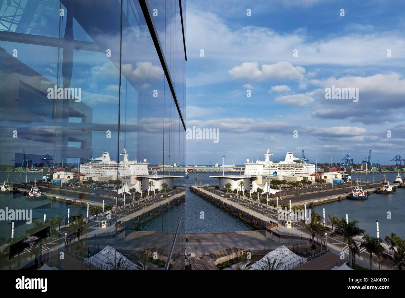 Page 2 - Puerto La Muelle High Resolution Stock Photography and Images -  Alamy