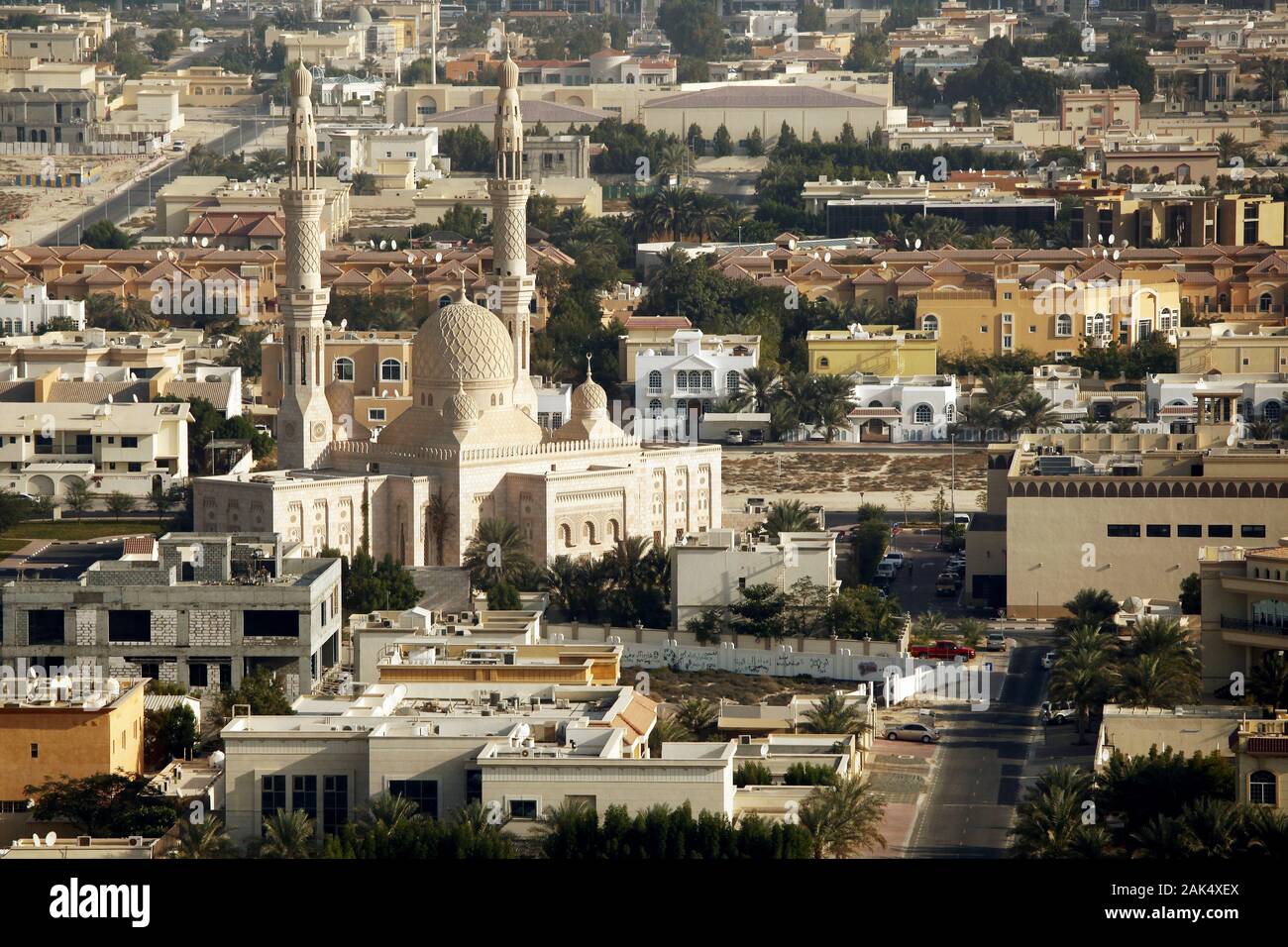 Dubai Jumeirah Moschee An Der Jumeirah Beach Road Dubai Usage Worldwide Stock Photo Alamy