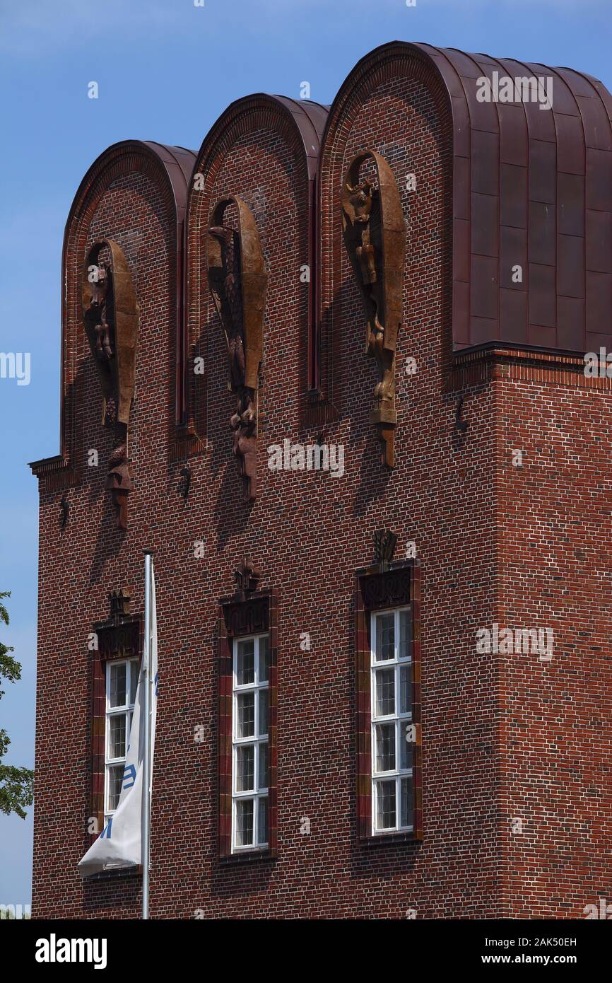 Husum: Giebel des Nissenhauses, der zu Reichtum gekommene Amerika-Auswanderer Ludwig Nissen (gest.1924) stiftete das Museum seiner Heimatstadt, Nordse Stock Photo