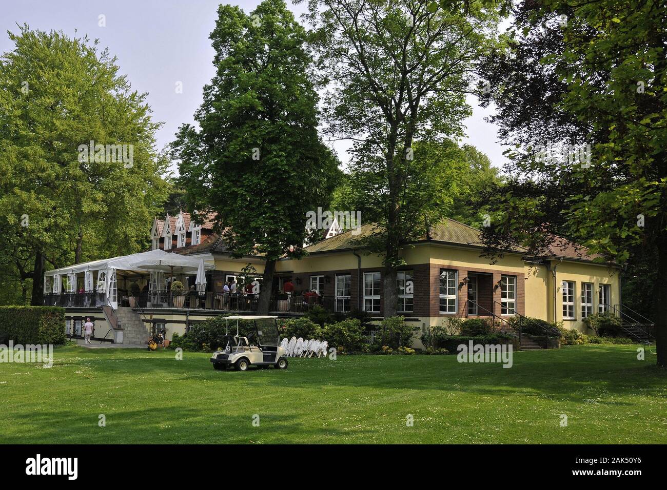Frankfurt-Niederrad: Clubhaus des Golfclubs, Frankfurt | usage worldwide Stock Photo
