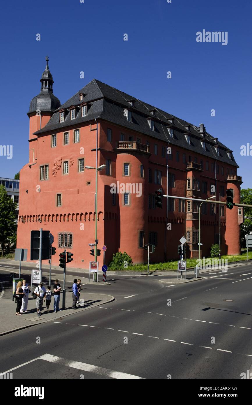 Offenbach am Main: Isenburger Schloss, heute Teil der Hochschule für Gestaltung, Frankfurt | usage worldwide Stock Photo