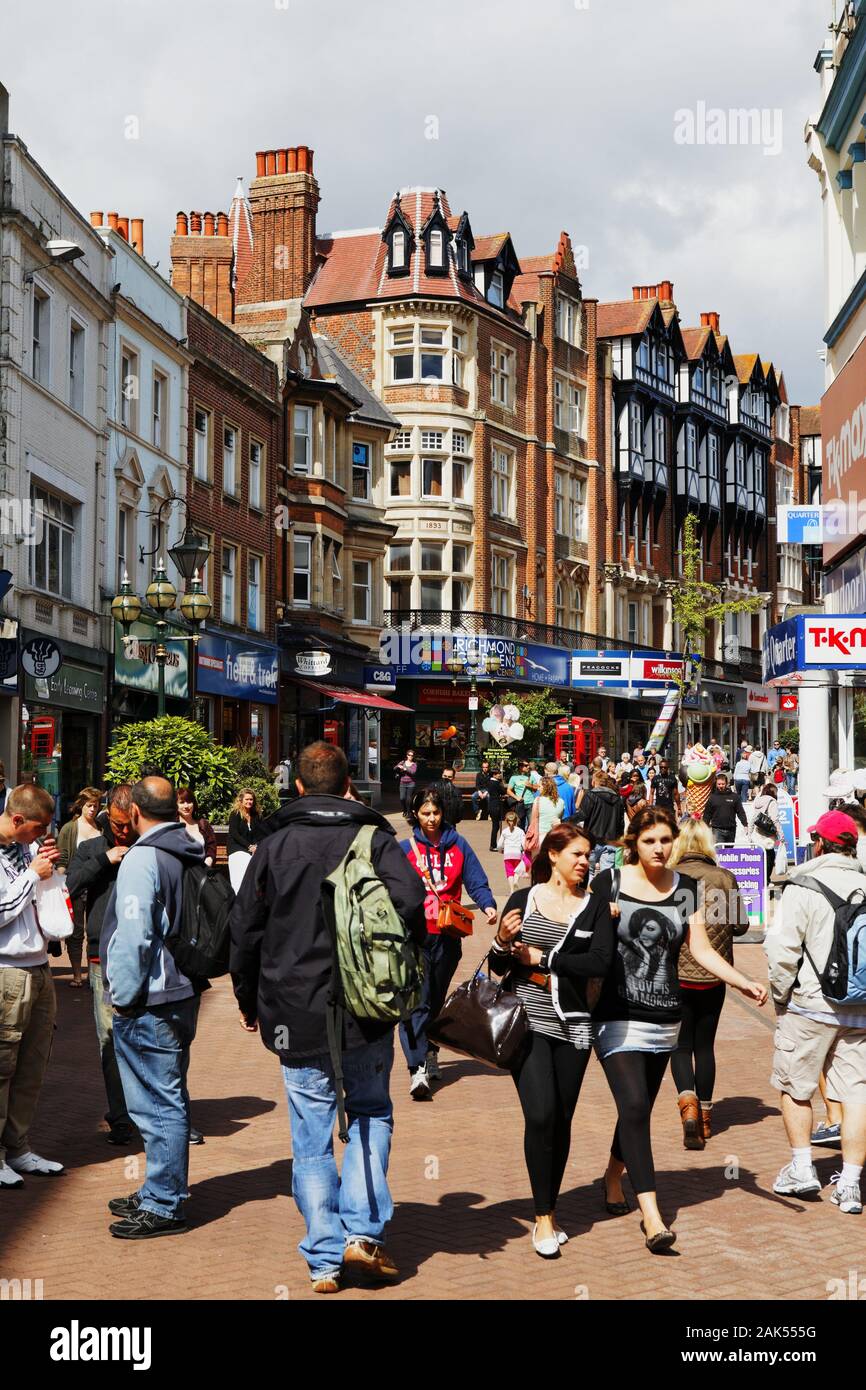 Bournemouth Einkaufsstraße Old Christchurch Road, Suedengland usage