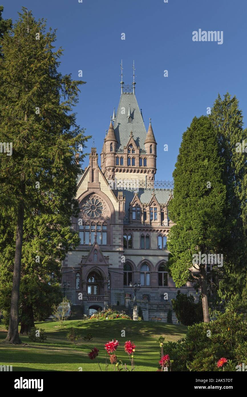 Koenigswinter: Schloss Drachenburg auf dem Drachenfels, Rhein | usage worldwide Stock Photo