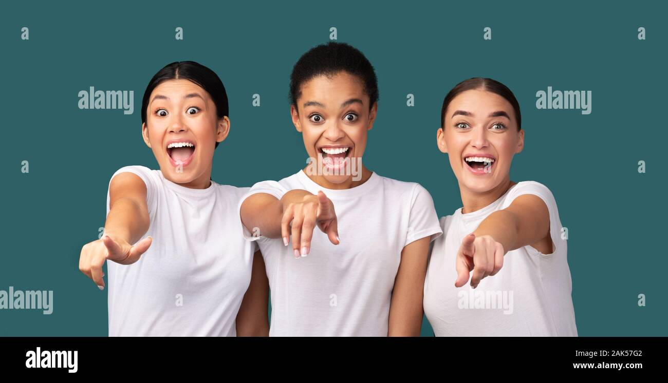 человек зануда фото. девушка с синим афро улыбается. Excited цвет. Excited 3. Excited 3.