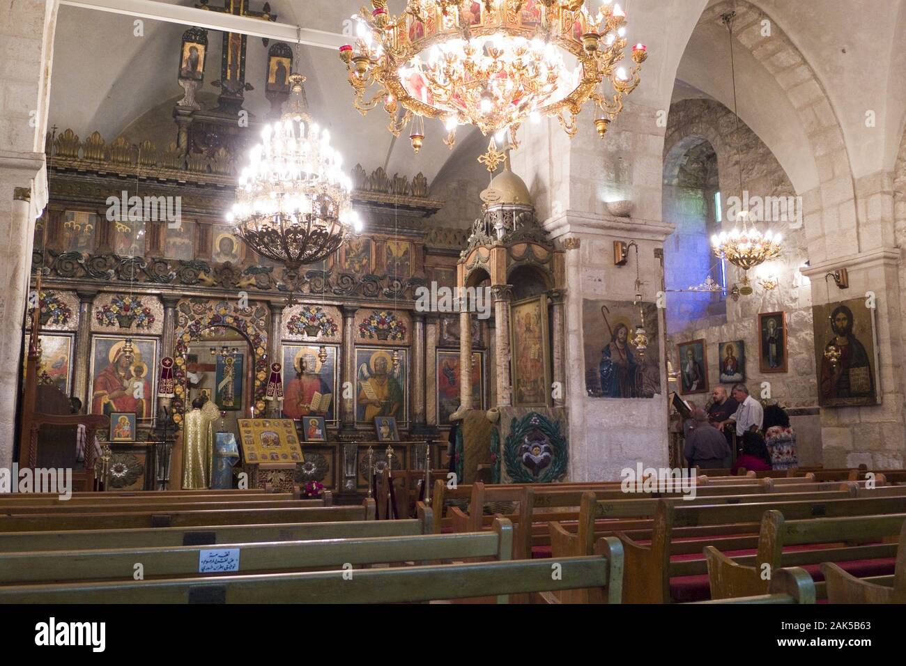 Christliche Kirche in Ramallah: Innenansischt, Israel | usage worldwide Stock Photo