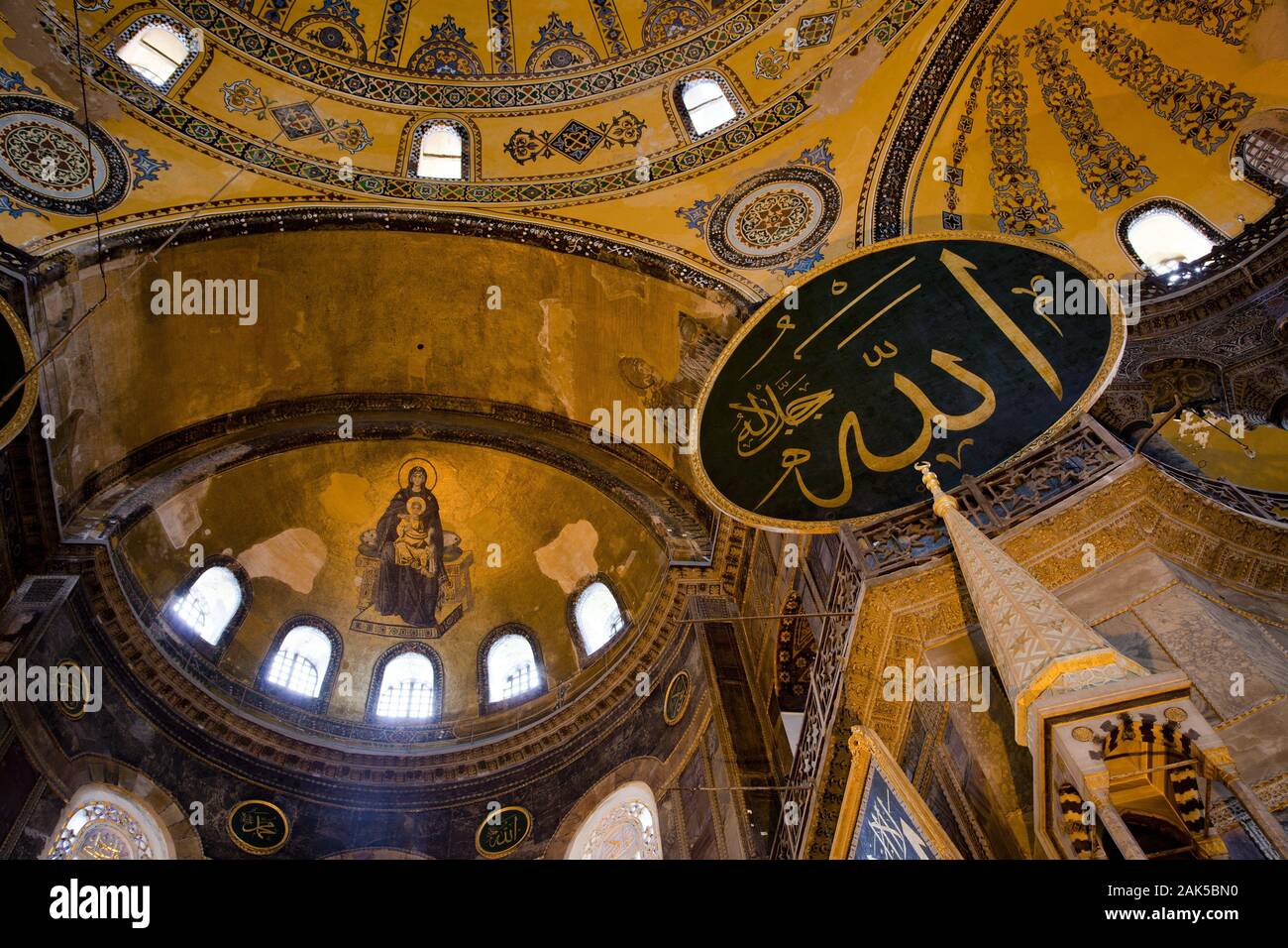 Stadtteil Sultanahmet: Hagia Sophia, Mutter Gottes-Mosaik in der Apsis des Hauptschiffs, Istanbul | usage worldwide Stock Photo