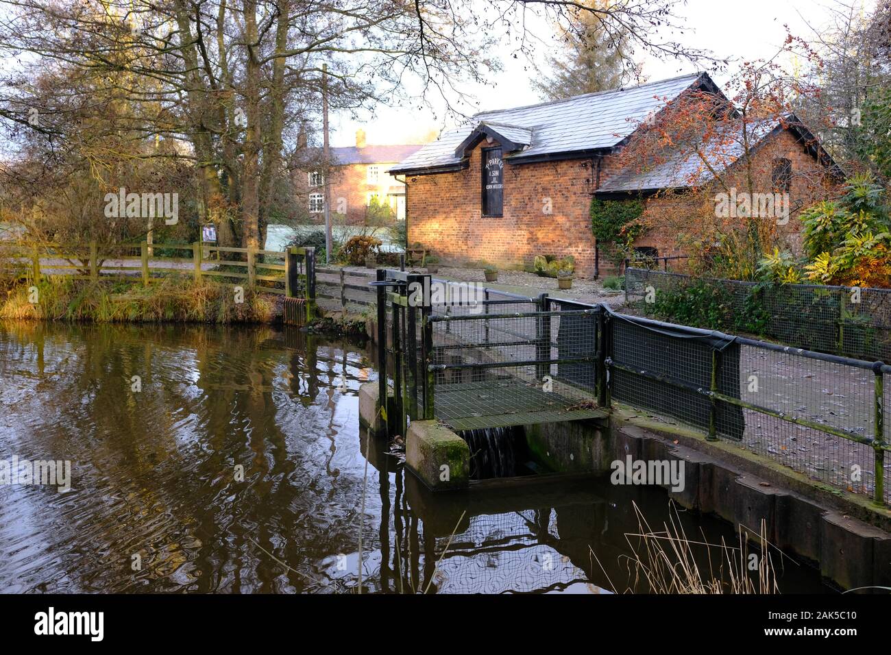 Working Water Mill Bunbury Cheshire Stock Photo Alamy
