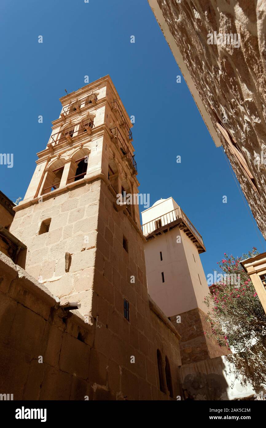 Aegypten/Halbinsel Sinai: Katharinenkloster am Mosesberg, Glockenturm und Minarett, Israel Stock Photo