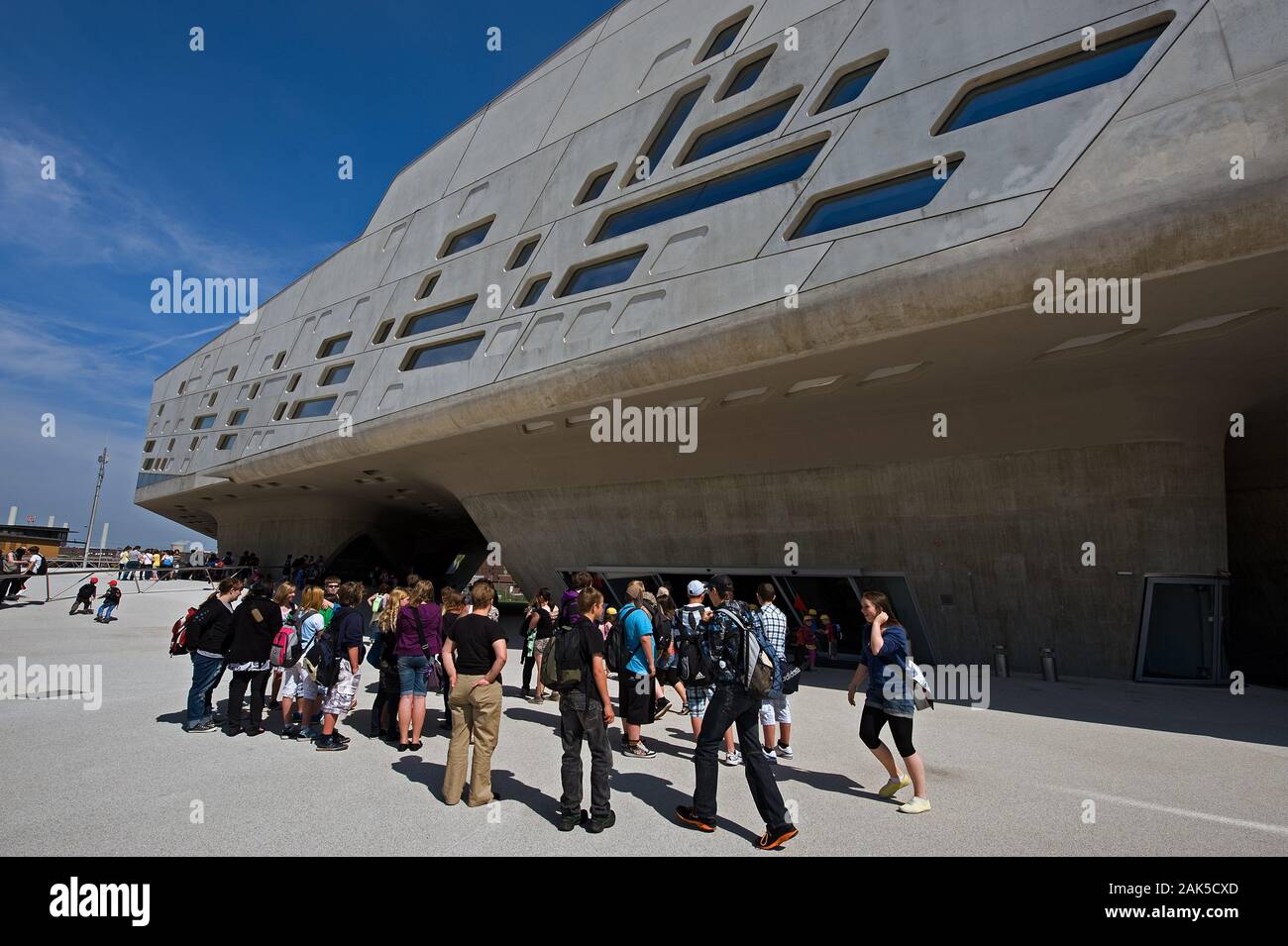 Wolfsburg: naturwissenschaftliches Museum Phaeno, Architektin Zaha Hadid | usage worldwide Stock Photo
