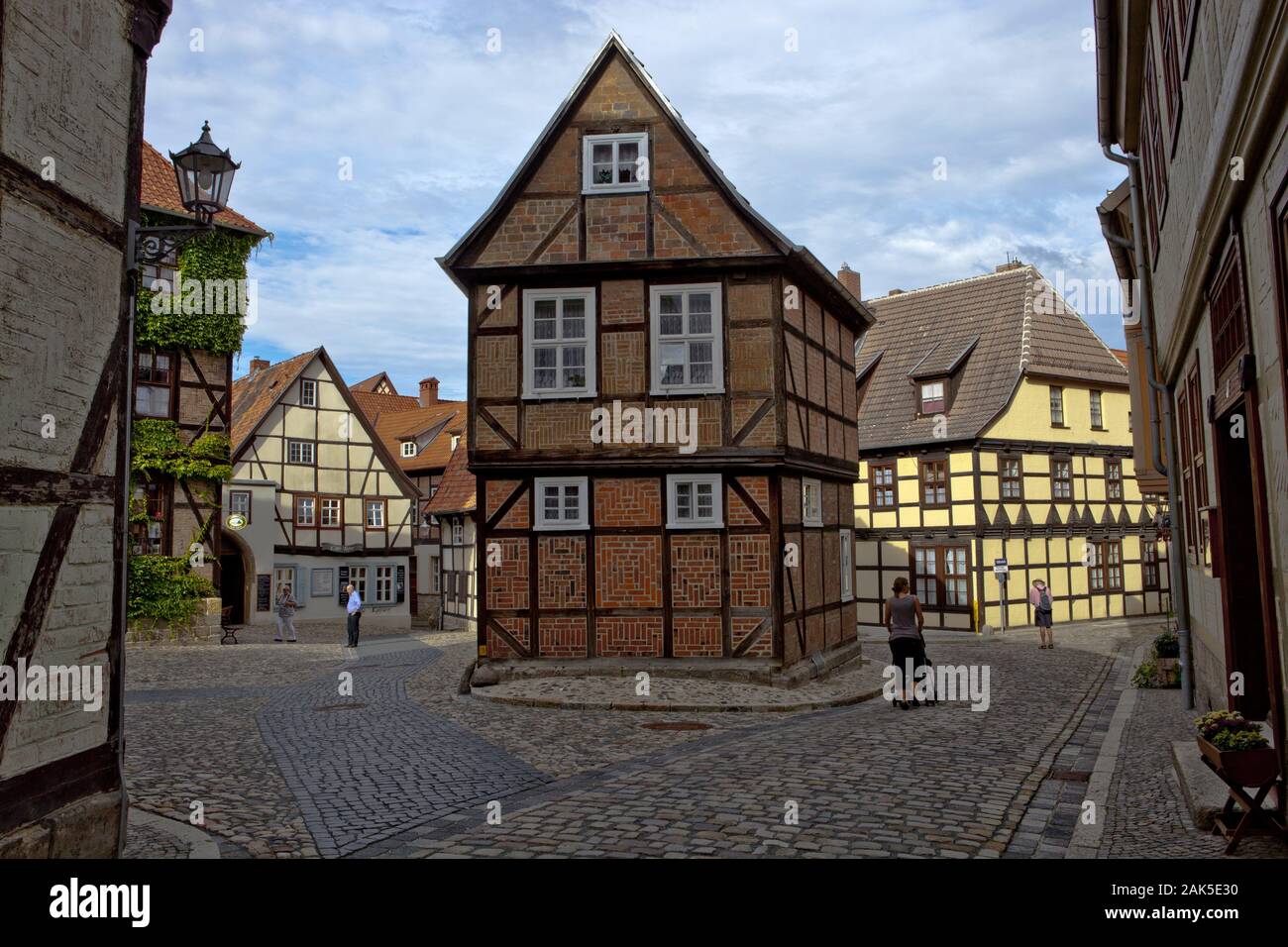 Quedlinburg bunte Fachwerkhaeuser im Finkenherd, Harz usage