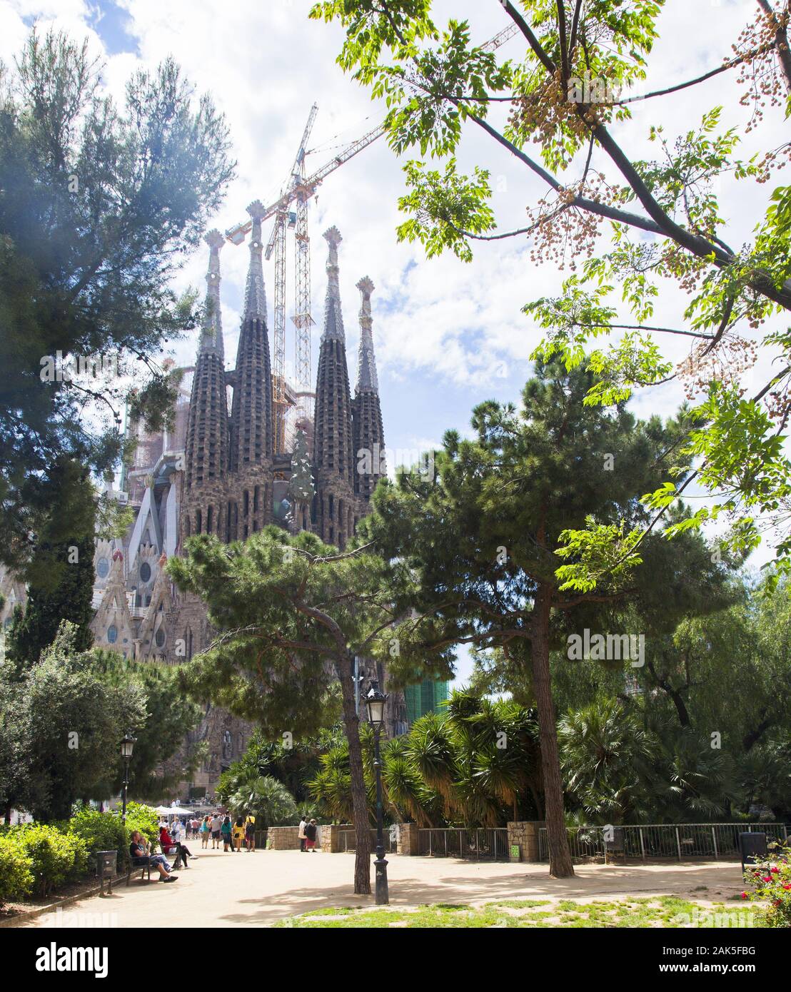 Stadtteil Eixample: Placa de Gaudi, kleiner Park vor der Sagrada ...