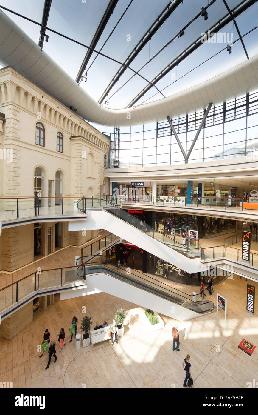 Saarbruecken: Shoppingcenter Europagalerie mit integrierter ehemaliger Bergwerksdirektion, Saarland | usage worldwide Stock Photo