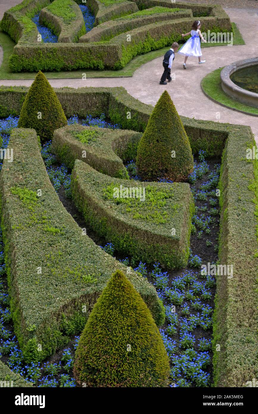 Barocke Gruenanlage unerhalt des Petrin-Huegel: Vrtba-Garten (Vrtbovska zahrada), Prag | usage worldwide Stock Photo