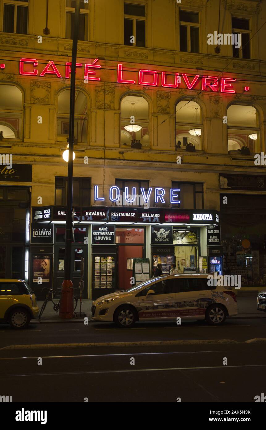 'Cafe Louvre' in der Narodni 22, am Abend, Prag | usage worldwide Stock Photo