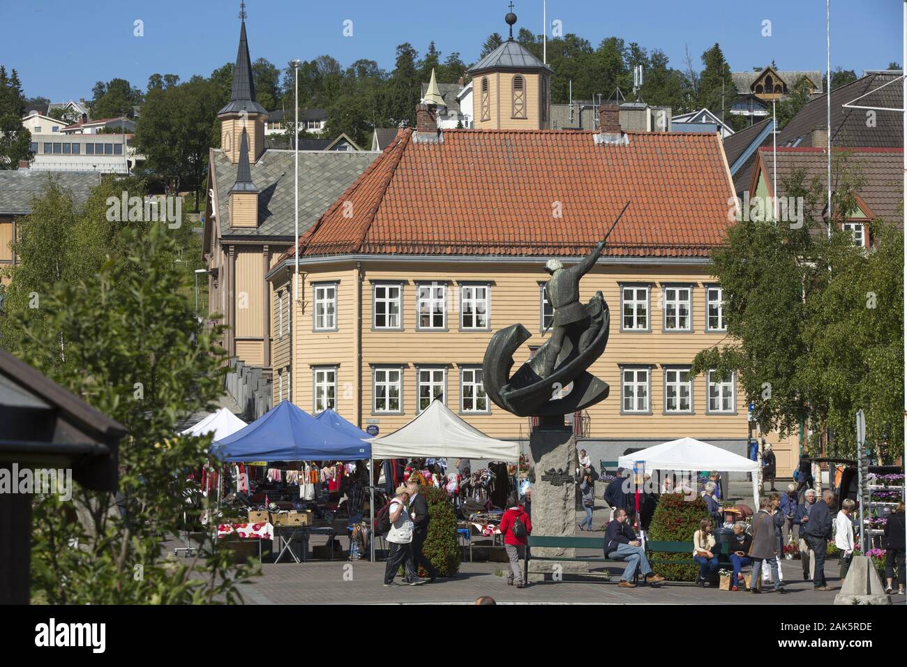 tromso-markt-auf-dem-stortorget-hurtigruten-usage-worldwide-stock