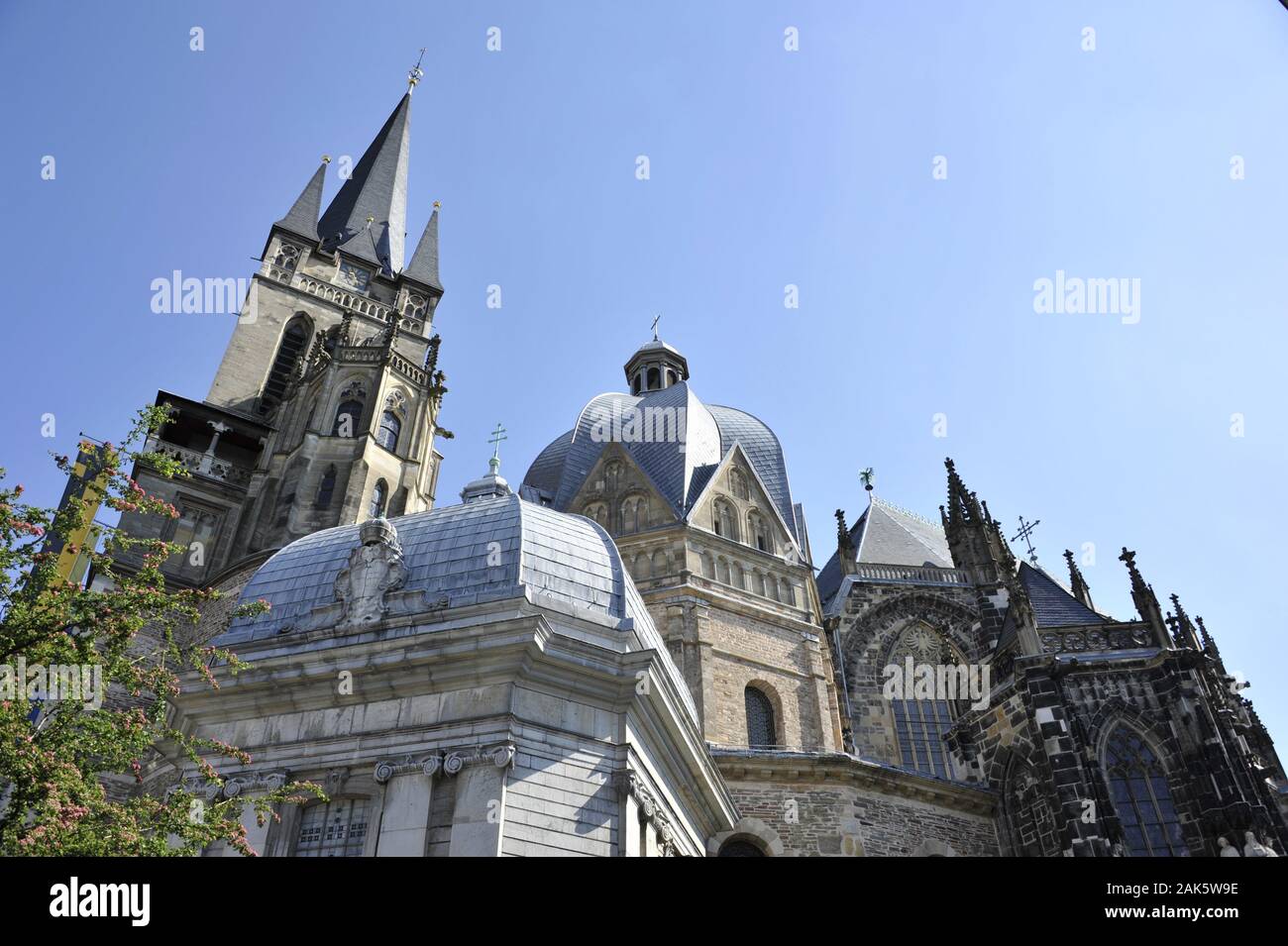 Aachen: Aussenansicht des Aachener Doms, Eifel | usage worldwide Stock Photo