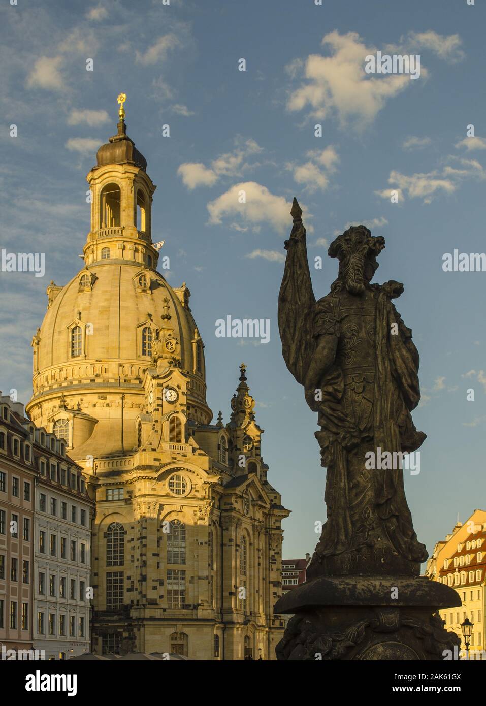 Dresden: Neumarkt mit Frauenkirchen, Sachsen | usage worldwide Stock Photo