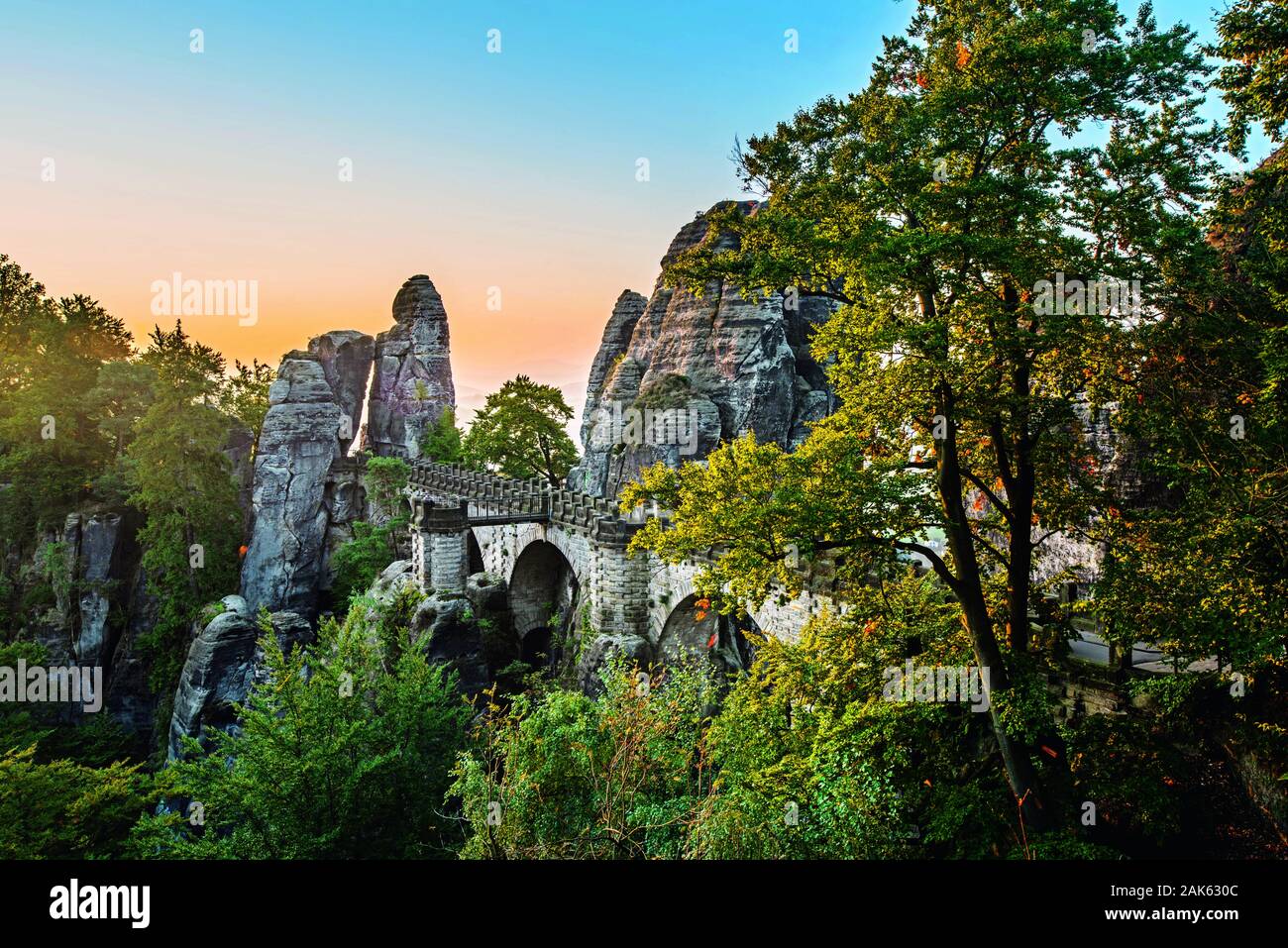 Nationalpark Saechsische Schweiz: Panoramasicht vom Ferdinandstein auf die Bastei mit Basteibruecke bei Rathen, Sachsen | usage worldwide Stock Photo