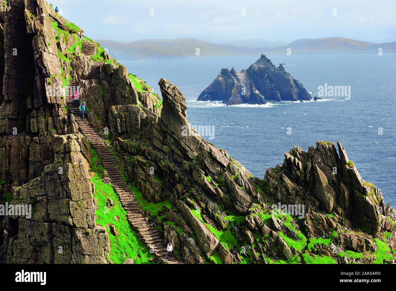 Grafschaft Kerry: Insel Skellig Michael, Stufen zur ehemaligen Moenchsiedlung, Irland | usage worldwide Stock Photo