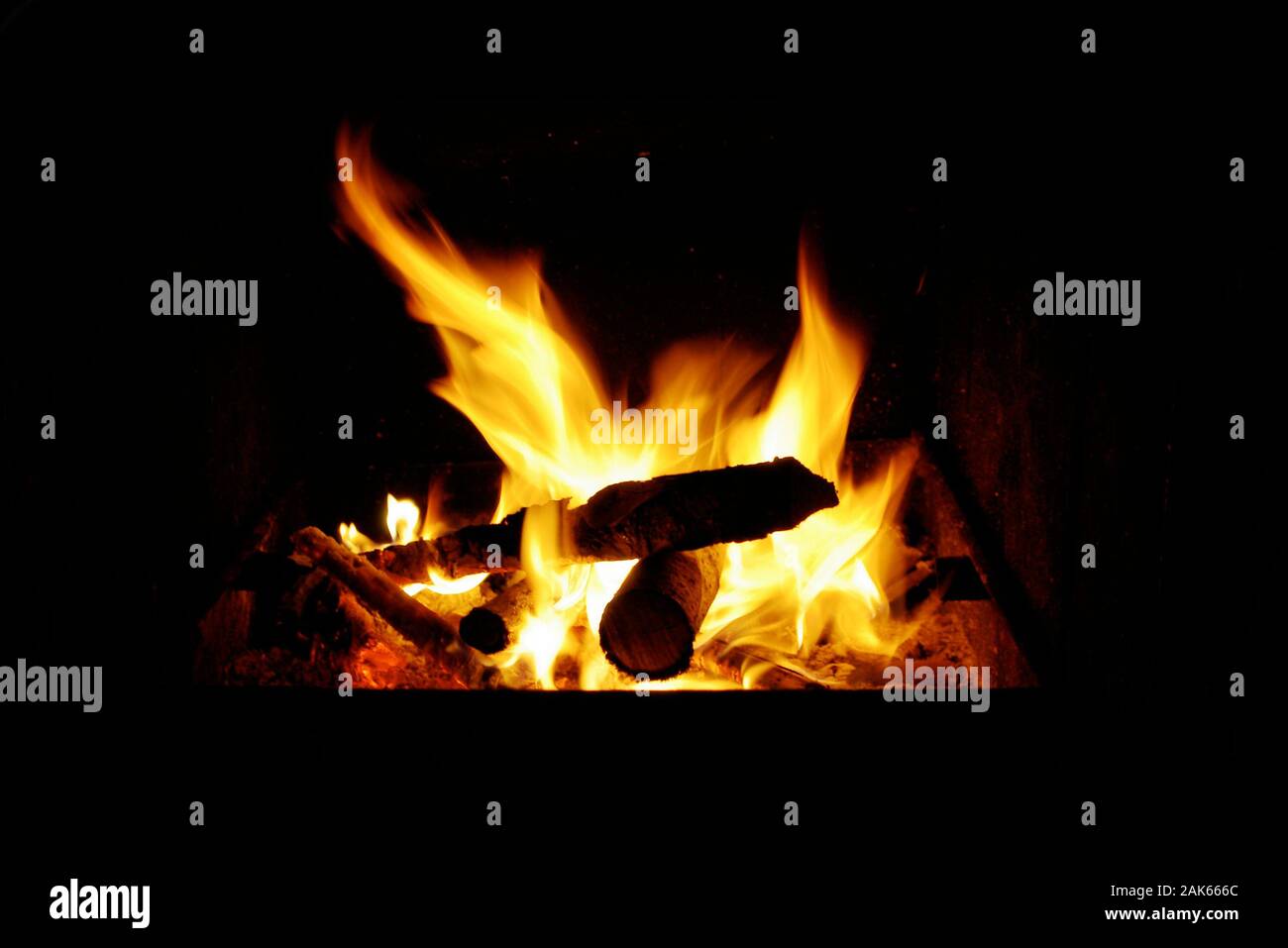 Open fireplace hires stock photography and images Alamy