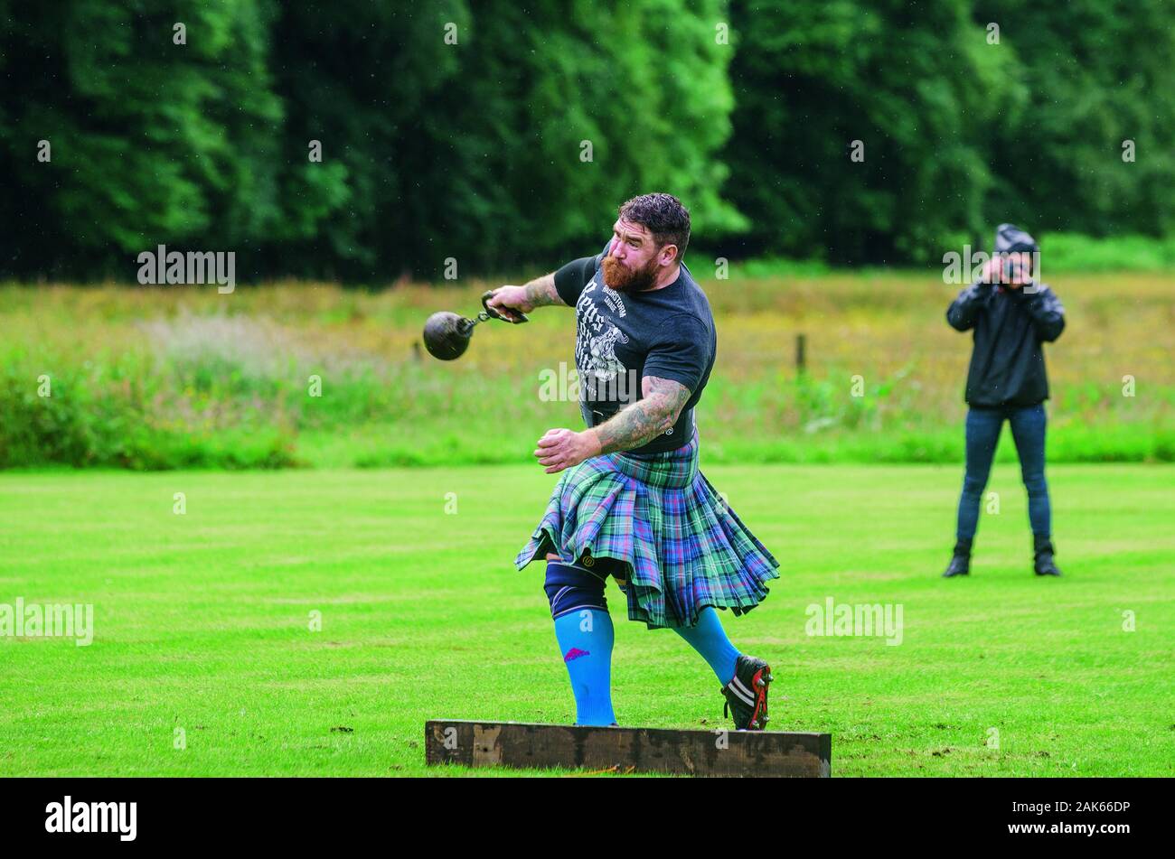 Invergarry: Highland Games, Teilnehmer beim Gewichtweitwurf, Schottland | usage worldwide Stock Photo