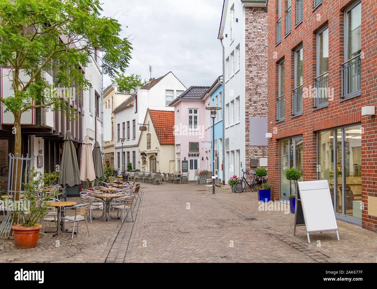 city view of oldenburg a independent city in lower saxony germany stock photo alamy