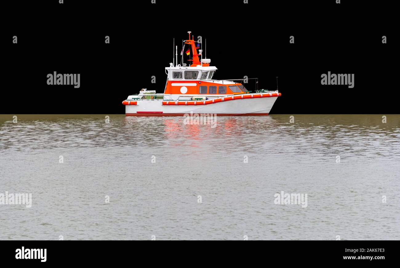 Rescue boat in black hi-res stock photography and images - Alamy