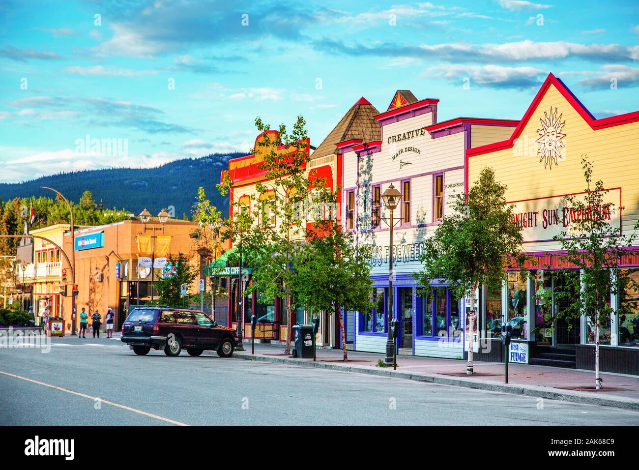 Yukon Whitehorse Downtown, Geschaefte in der White Horse Road, Kanada