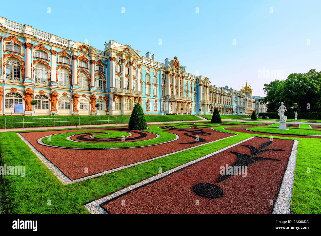 Zarskoje Selo: Katharinenpalast mit Schlossgarten, St. Petersburg | usage worldwide Stock Photo