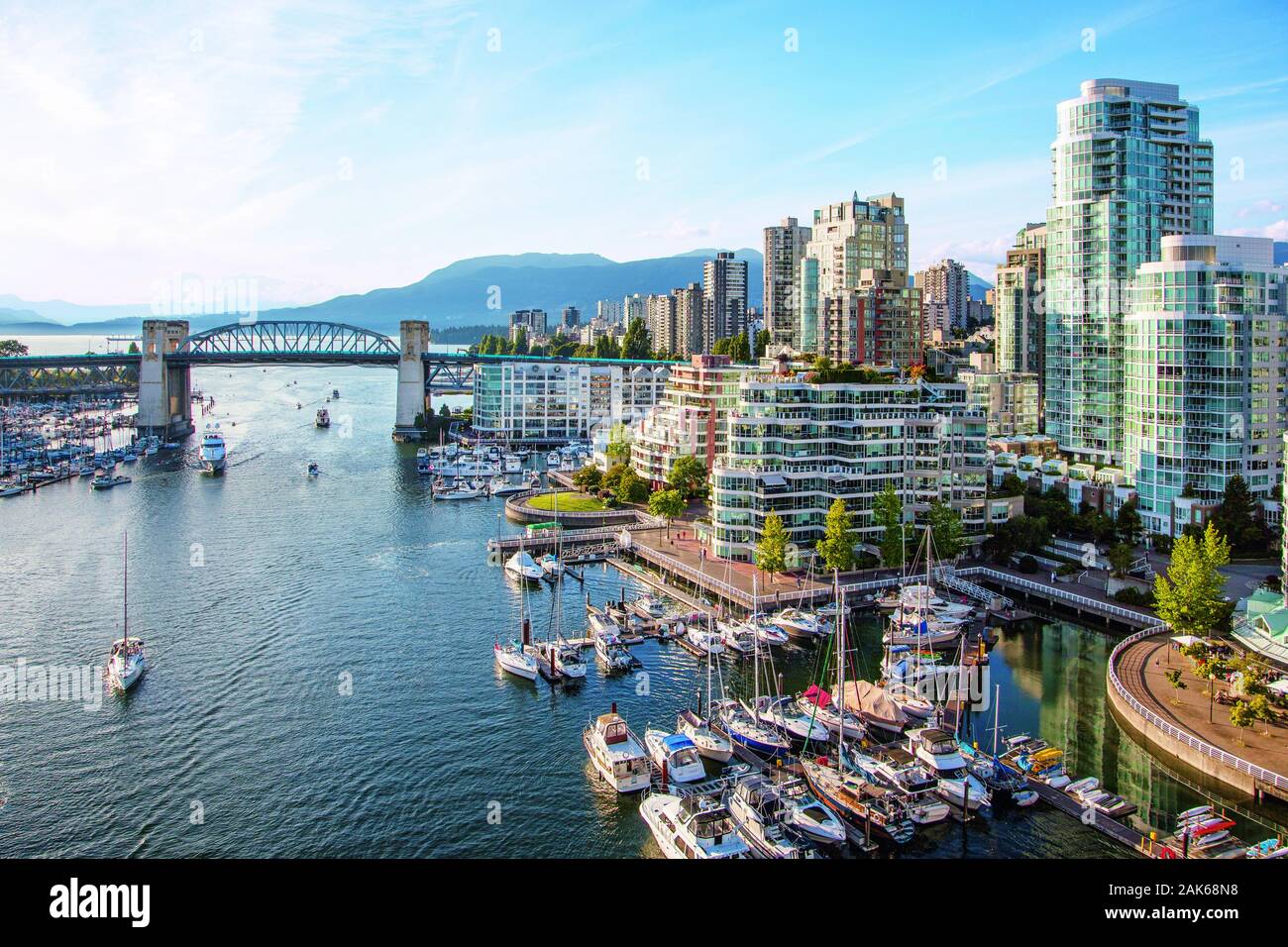 British Columbia: Vancouver, Hafenanlage am False Creek, Kanada Westen | usage worldwide Stock Photo