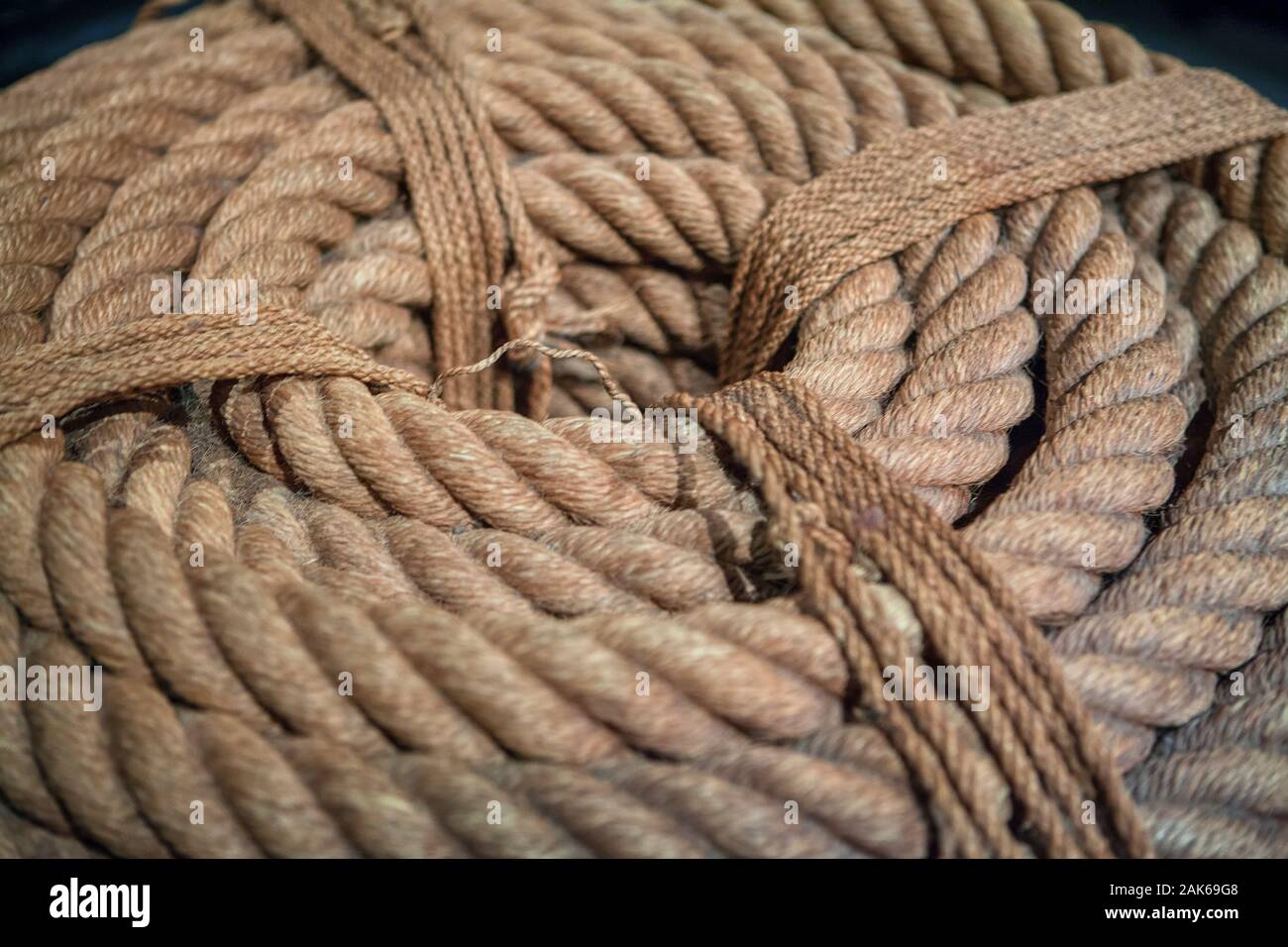 Nautical mooring ropes on the board Stock Photo Alamy