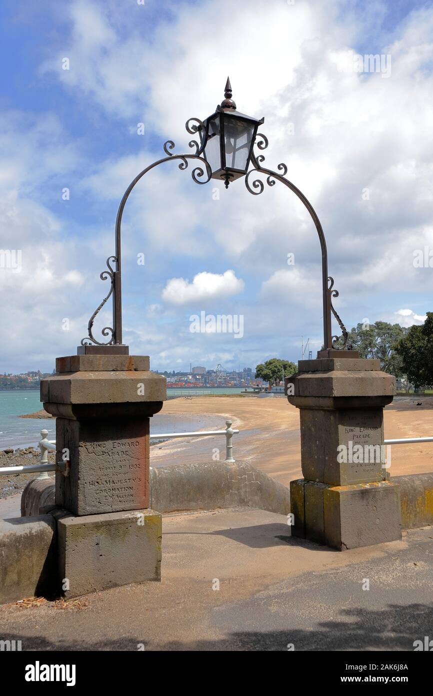 Memorial Arch commemorating Peace in South Africa in 1902 after the Anglo Boer War. King Edward Parade, Devonport, Auckland, New Zealand Stock Photo