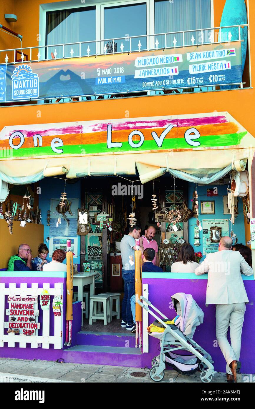 Paul do Mar Bar an der Strandpromenade "Maktub Paul Do Mar", Madeira