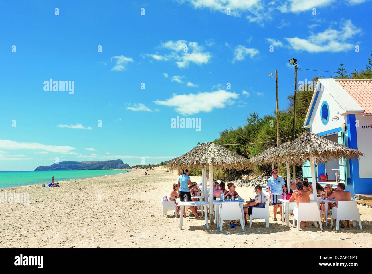 Insel Porto Santo: Beach Bar "O Corsario" an der Praia de Porto Santo |  usage worldwide Stock Photo - Alamy