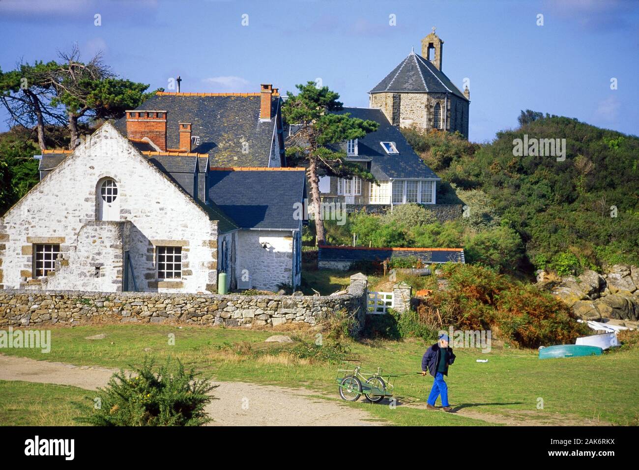 Chausey-Inseln (Iles Chausey): Haeuser auf der Grande-Ile, Normandie | usage worldwide Stock Photo