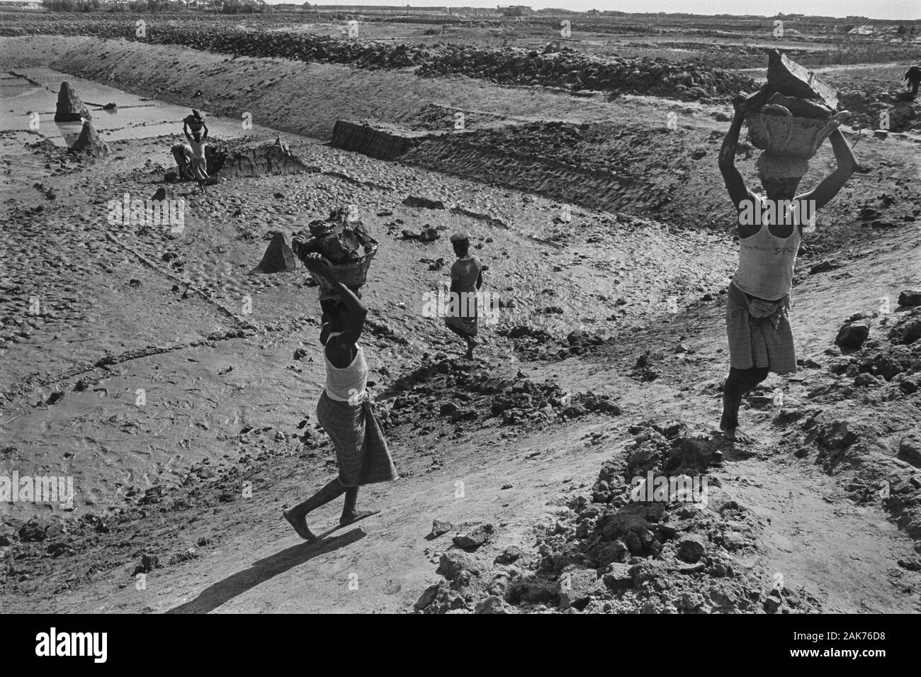 12/44/2 Uri Char day labourers Stock Photo Alamy