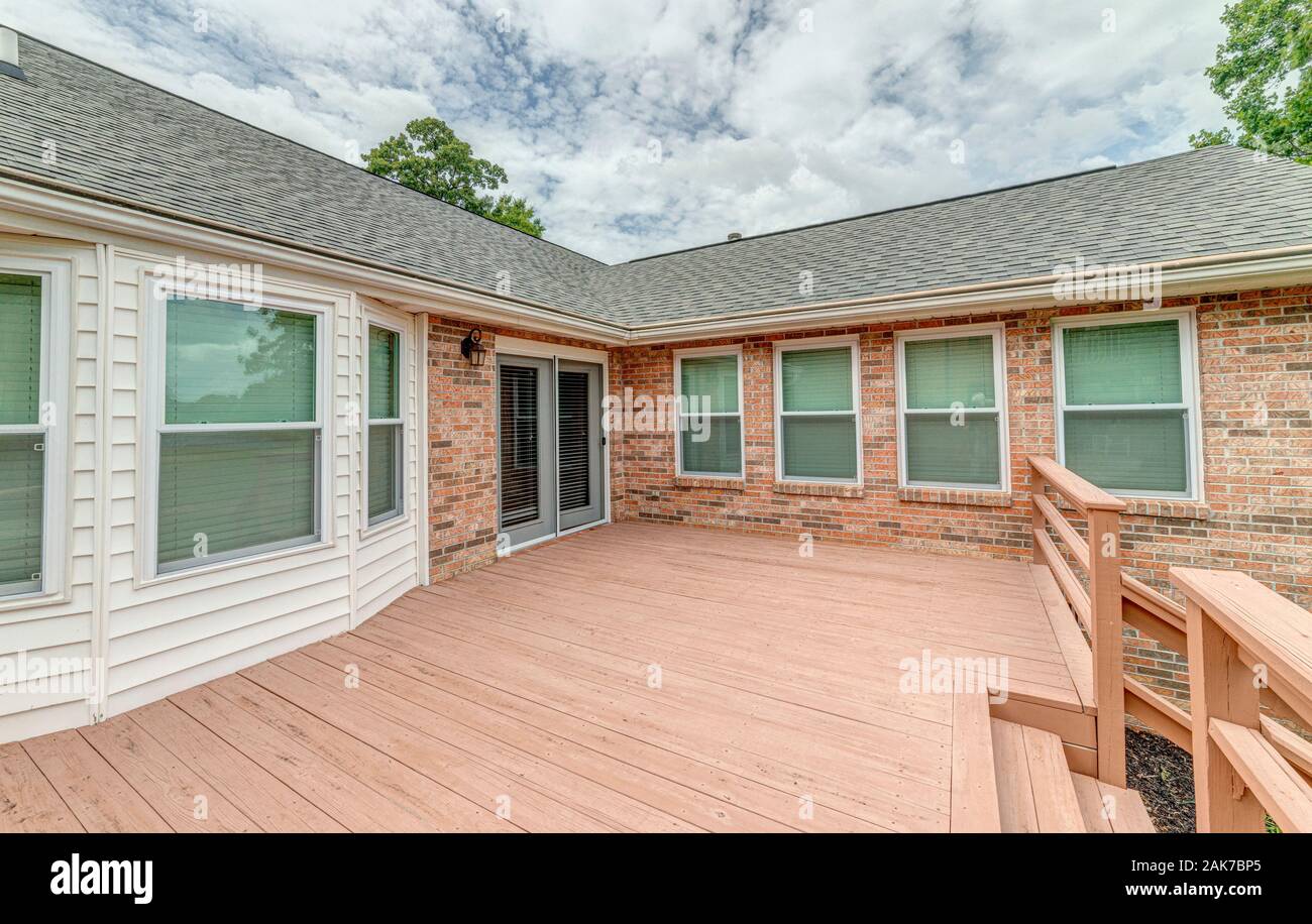 Horizontal outside exterior hi-res stock photography and images - Alamy