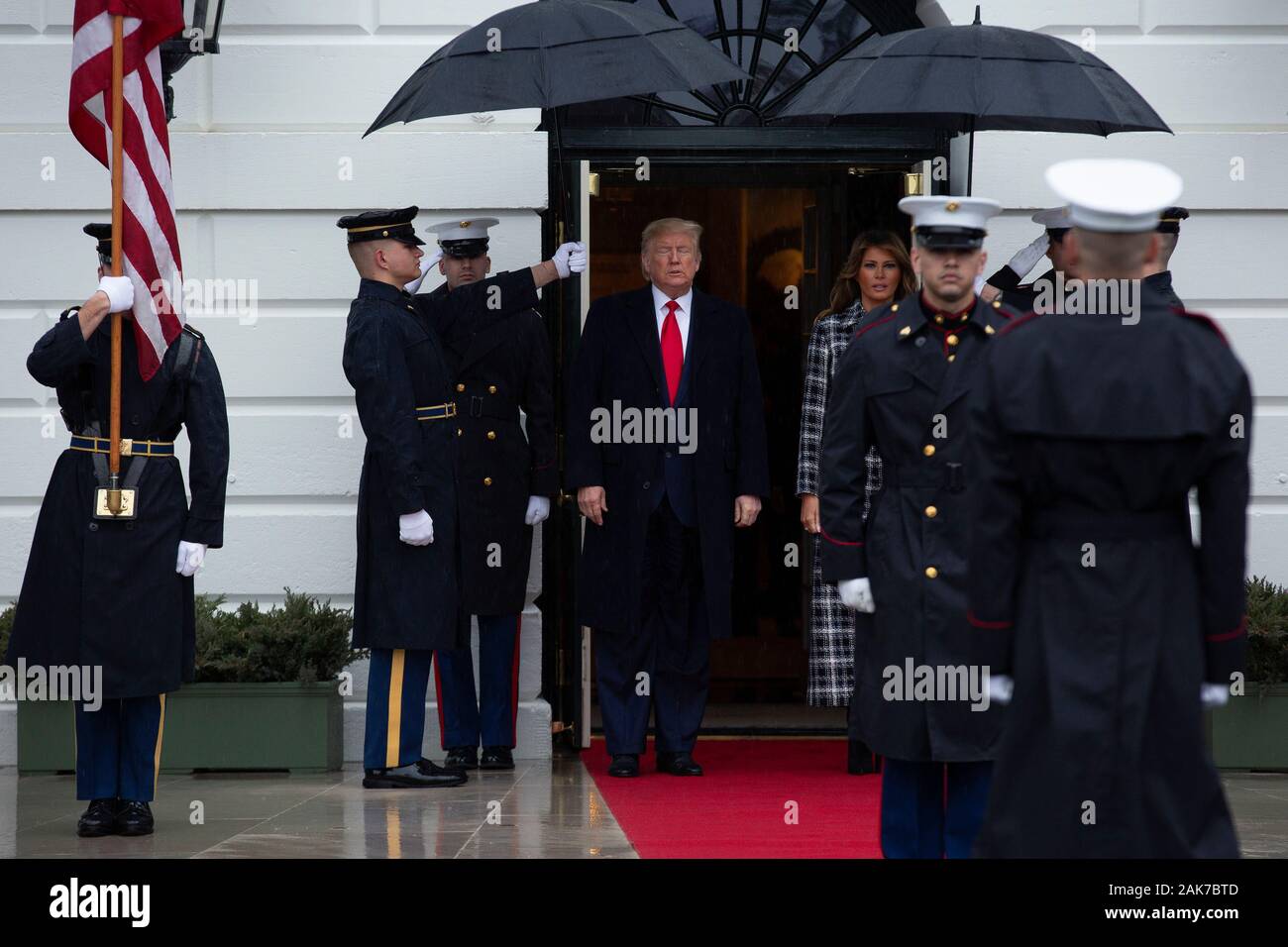 Washington, DC, USA. 7th Jan, 2020. United States President Donald J.  Trump, center left, and First lady Melania Trump, center right, await the  arrival of the Prime Minister of Greece Kyriakos Mitsotakis