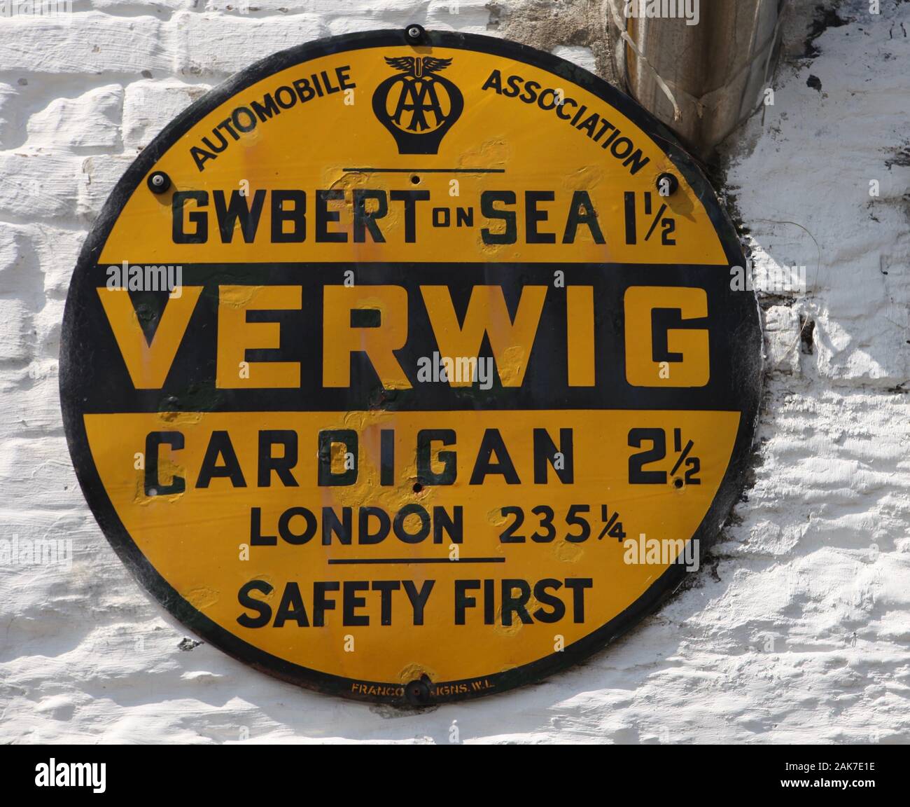 Circular Aa Distance Sign Aa distance sign hi-res stock photography and images - Alamy