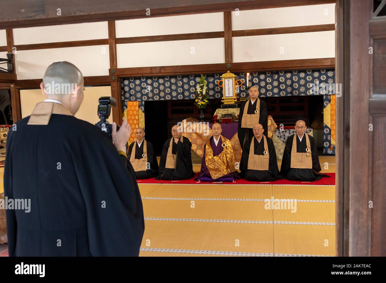 group photo of monks in Zen Buddhist ceremony, Tenryū-ji temple, Kyoto, Japan Stock Photo