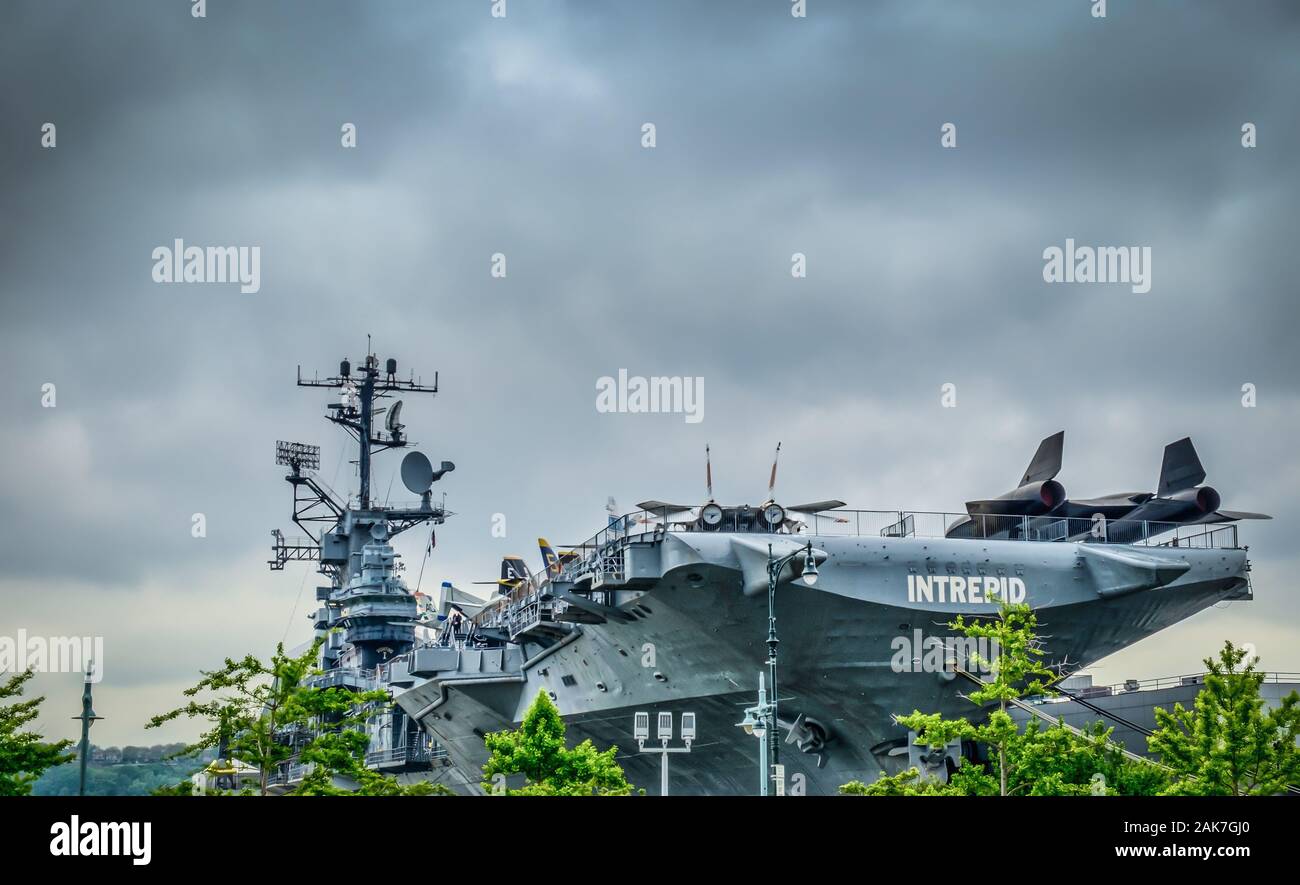 New York City, USA, May 2019, view of the Intrepid Sea, Air & Space Museum located at Pier 86 at 46th Street  in the Hell's Kitchen neighbourhood Stock Photo