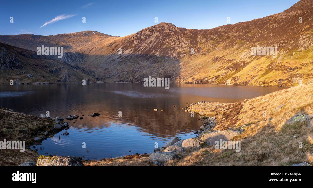 Ffynnon Llugwy reservoir in the Carneddau mountains, Snowdonia, North Wales Stock Photo