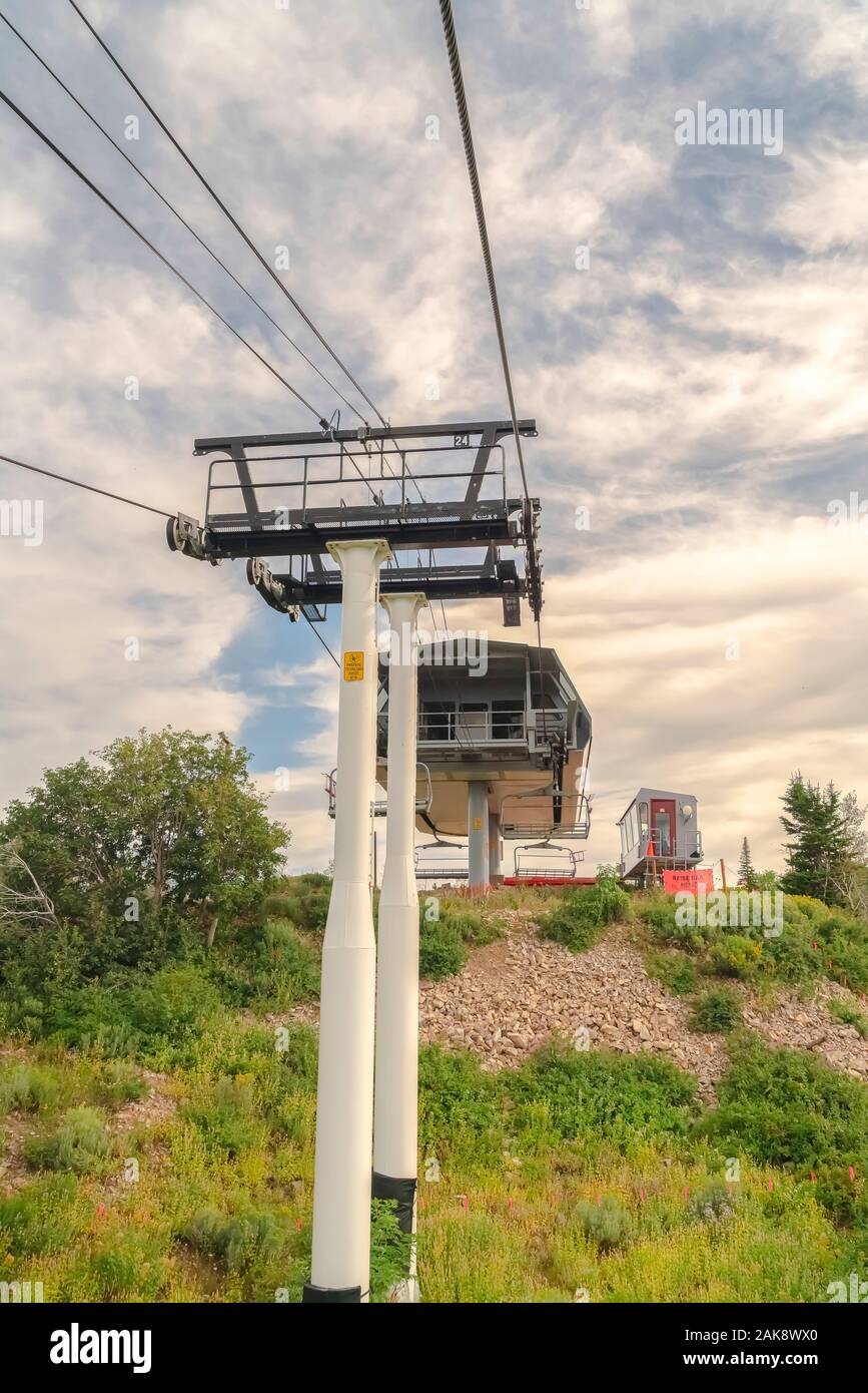 Chairlift top terminal hires stock photography and images Alamy