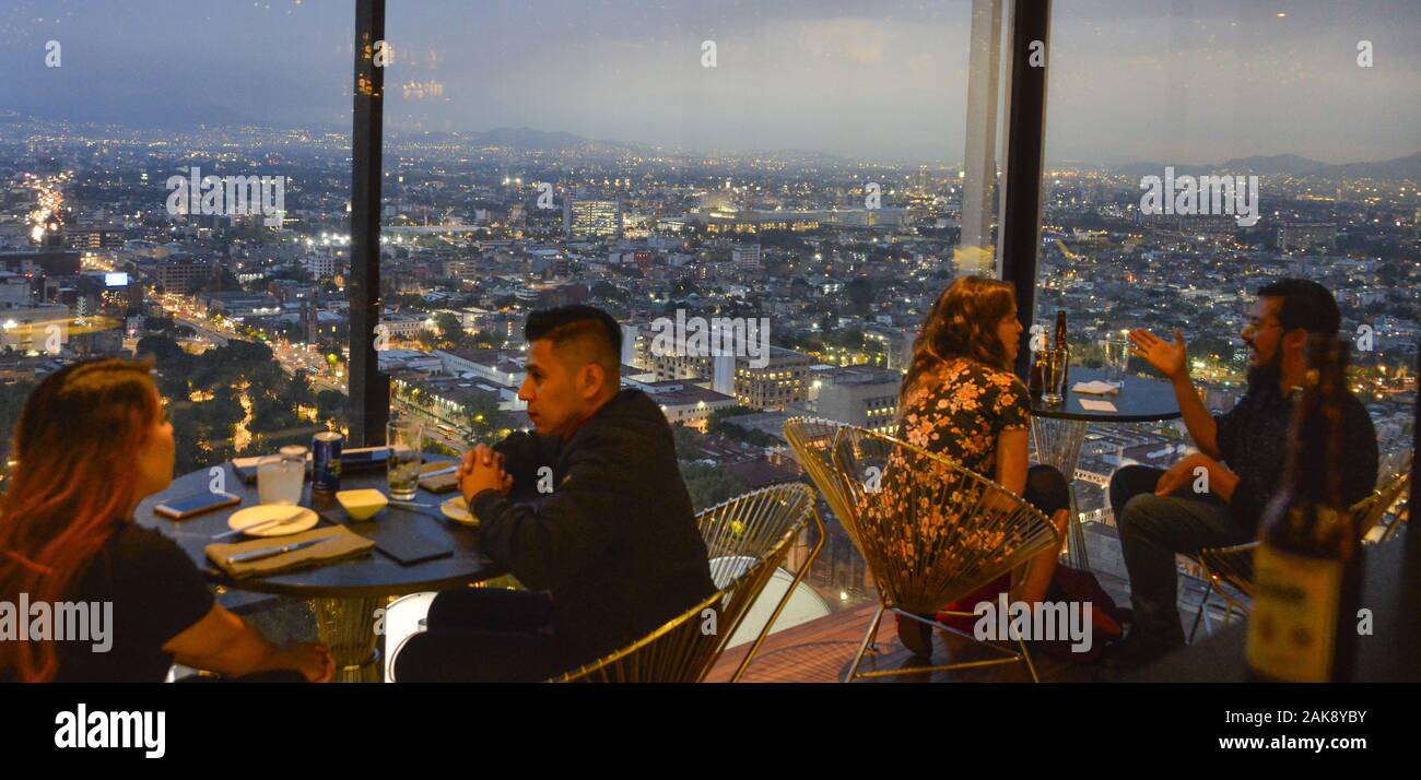 Nivel 40 SkyBar, Restaurant, Torre Latinoamericana, Mexiko Stadt, Mexiko Stock Photo