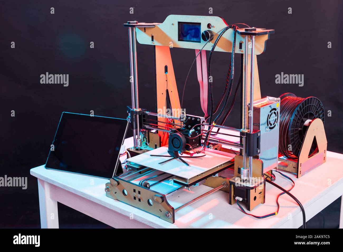 3d printer working creating object hi-res stock photography and images ...