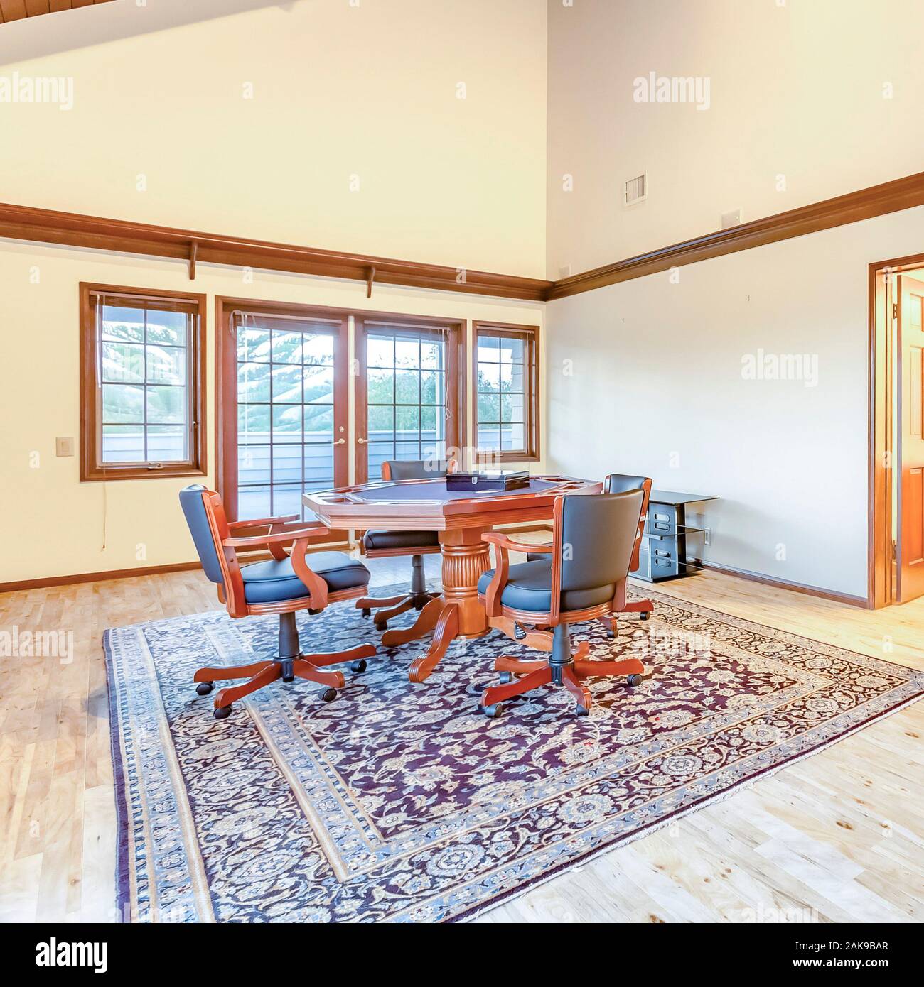 Square frame Bright, open and warm bonus room upstairs with vaulted