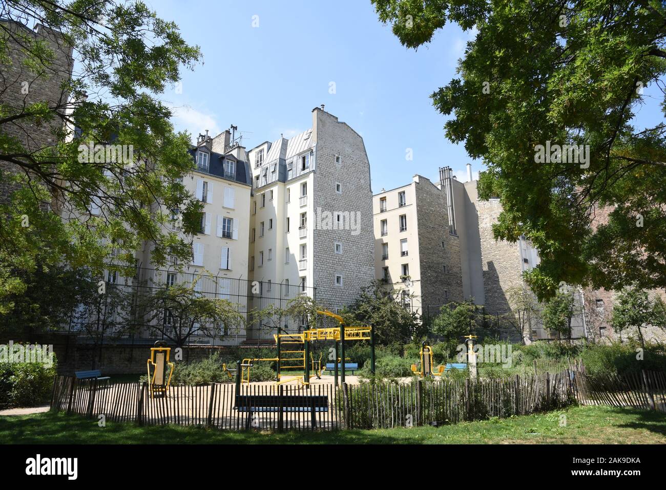 Paris (France): square du Clos-Feuquieres park in the 15th arrondissement (district) Stock Photo