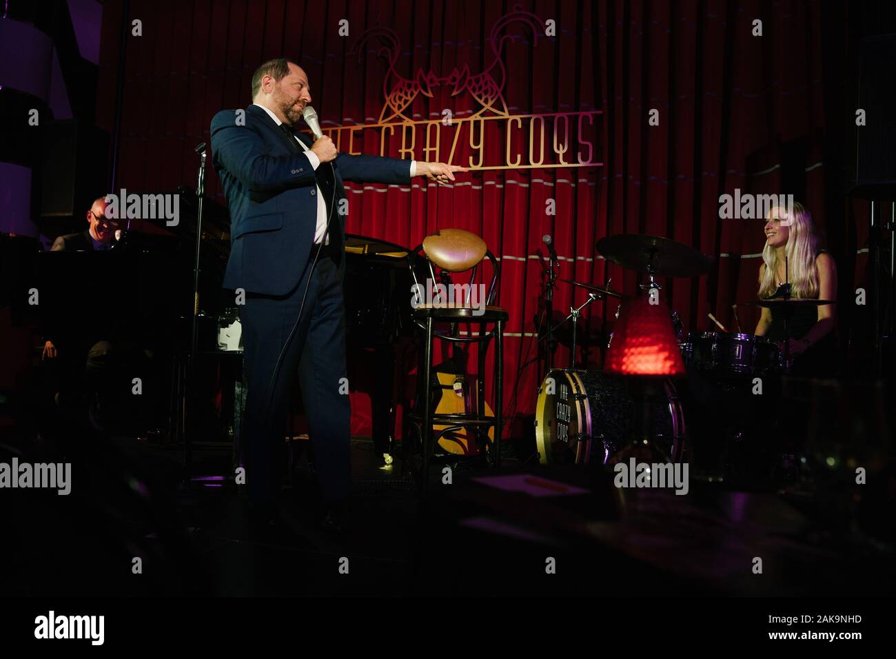 Jason Kravitz performing in London's Café Zedel Stock Photo