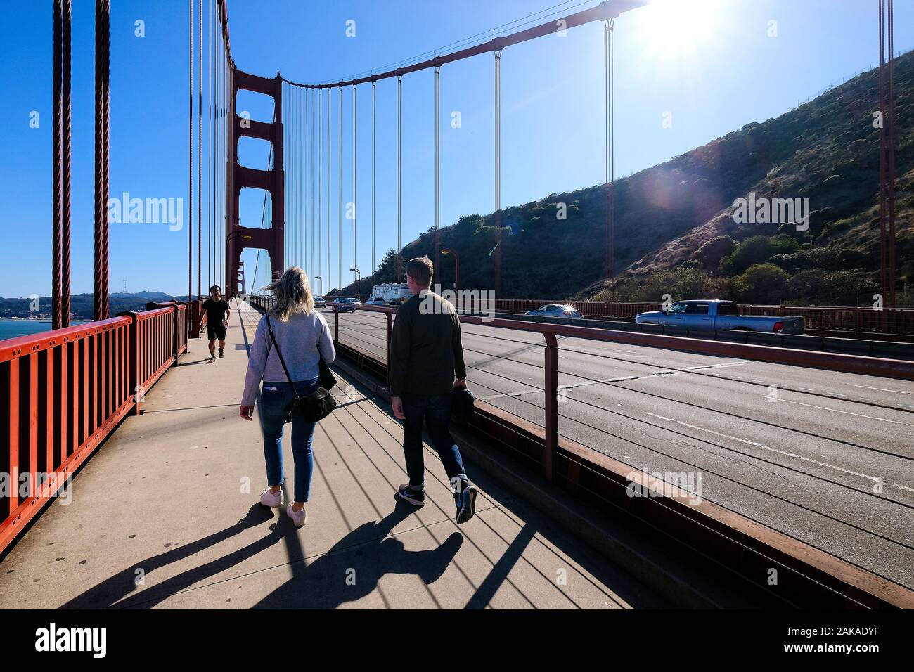 Gehweg und Seilkonstruktion der Golden Gate Bridge, San Francisco, Kalifornien, USA Stock Photo