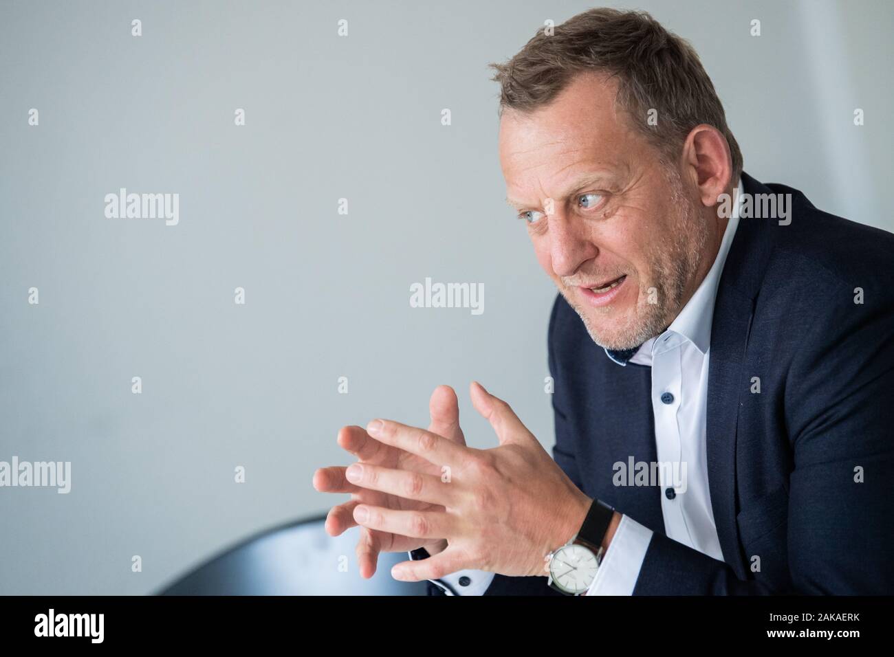 Stuttgart, Germany. 07th Jan, 2020. Roman Zitzelsberger, district manager of IG Metall Baden-Württemberg, will take part in a discussion with the Deutsche Presse-Agentur (dpa) Credit: Tom Weller/dpa/Alamy Live News Stock Photo